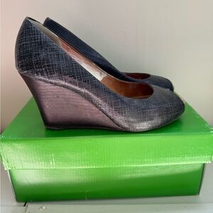 Lilly Pulitzer Resort Chic Wedge in Resort Navy